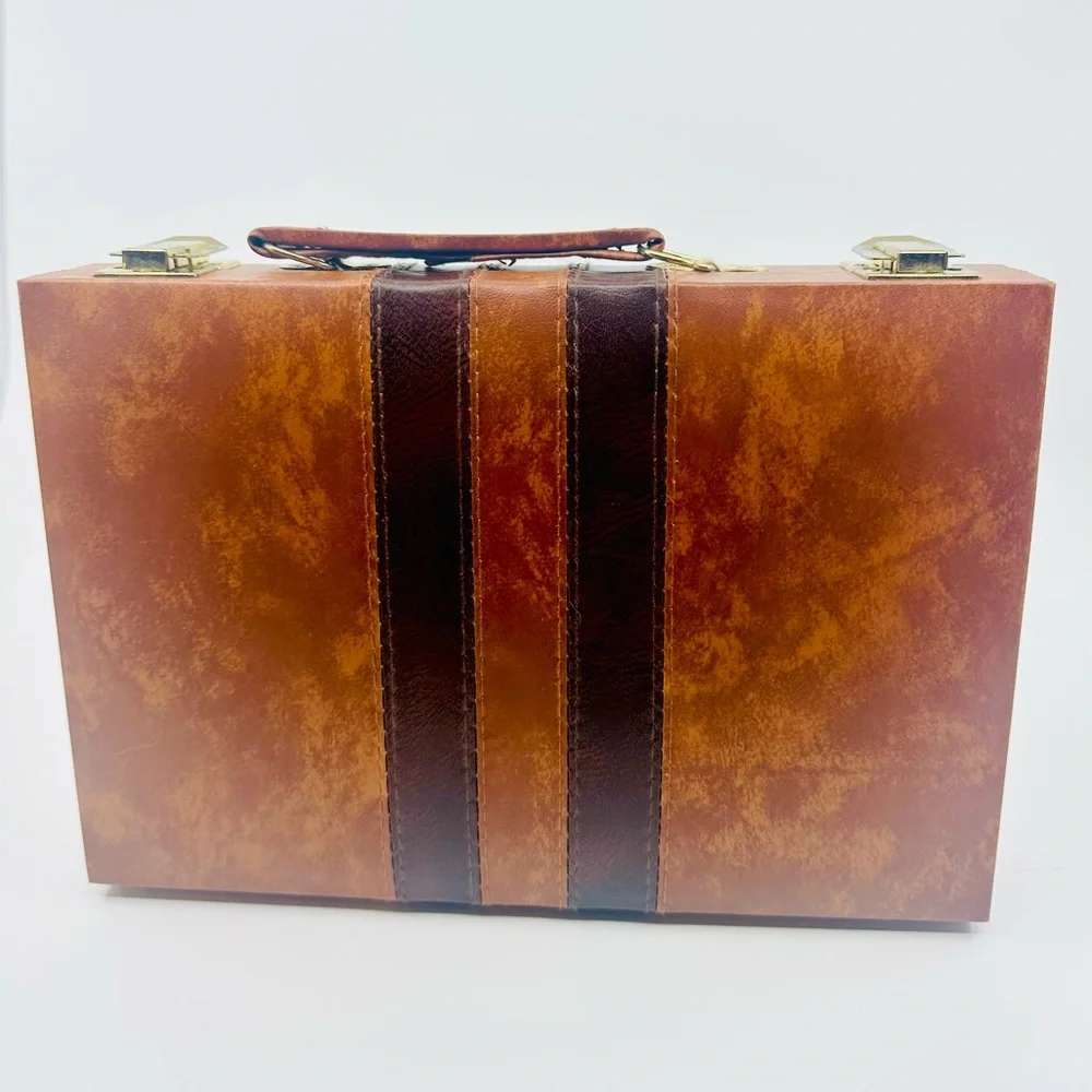 Backgammon Set - Classic Board Game Case - 2 Players - Picture 4 of 7